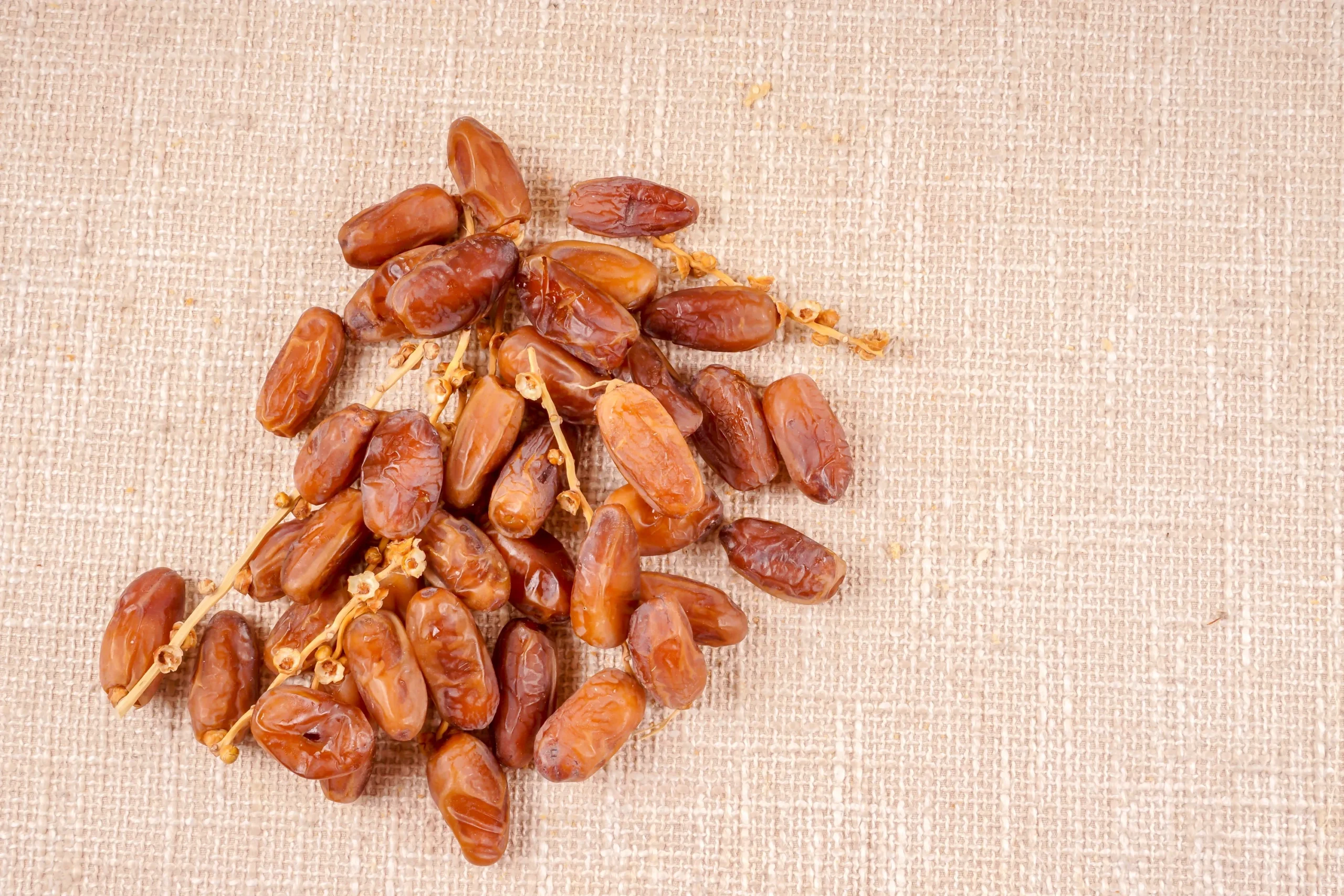 Deglet nour dates